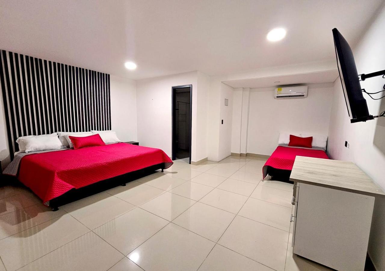 Hotel Ofix Меделин Екстериор снимка