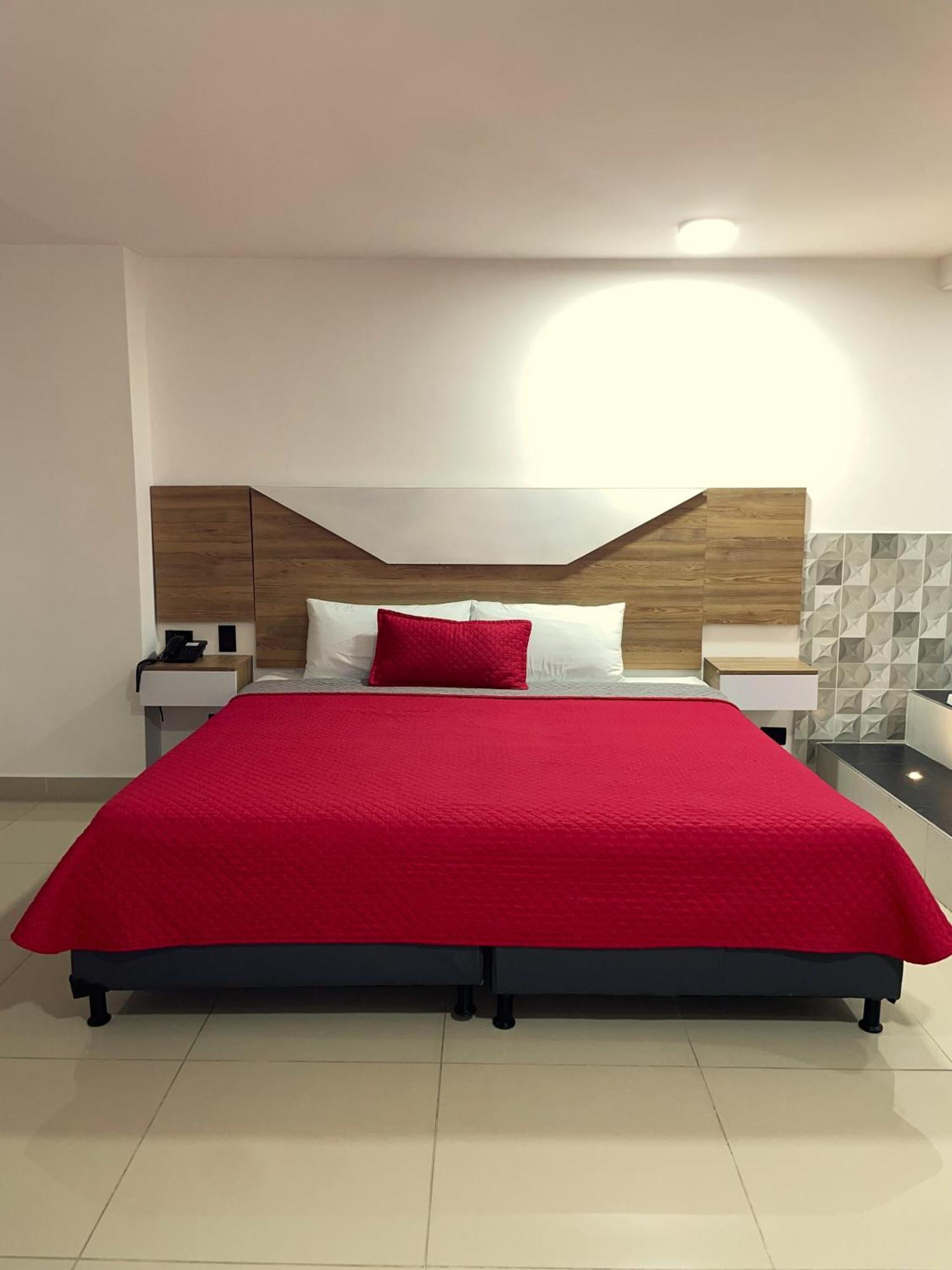 Hotel Ofix Меделин Екстериор снимка