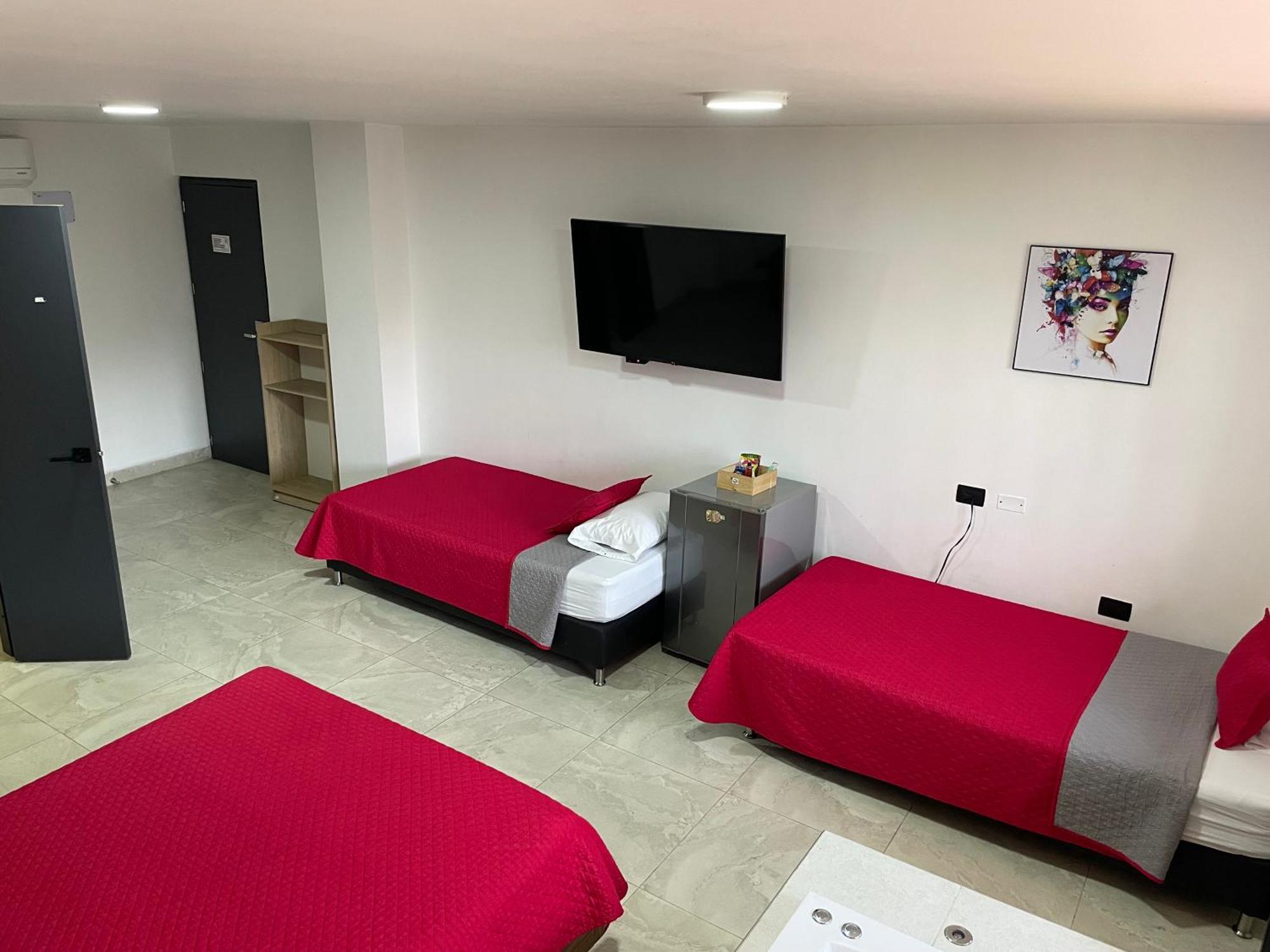 Hotel Ofix Меделин Екстериор снимка