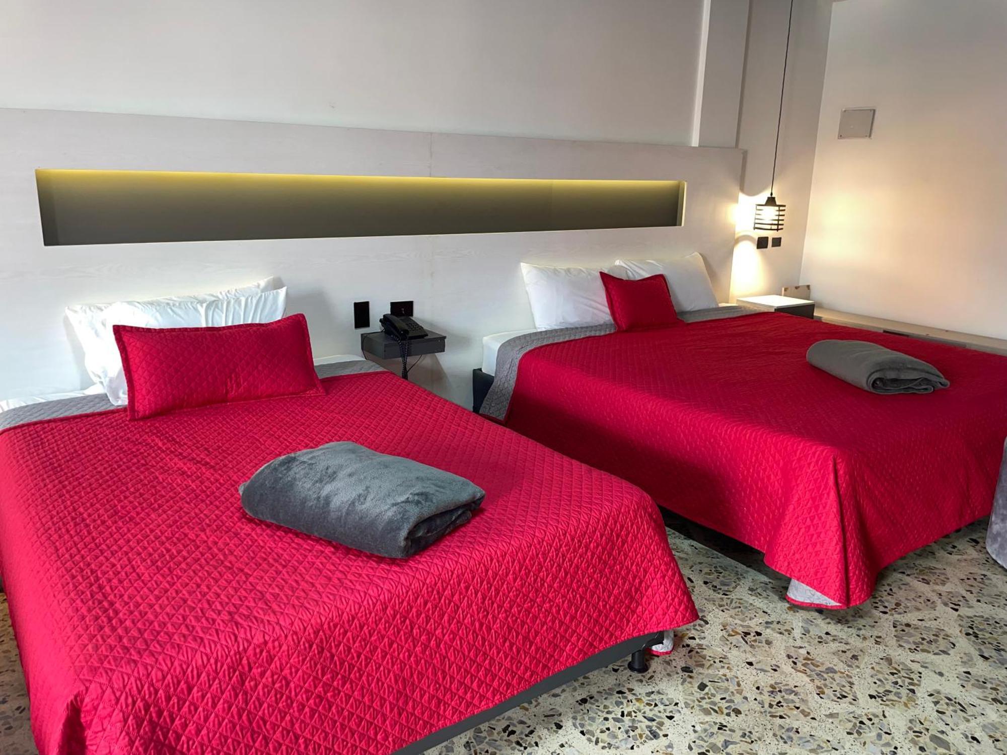 Hotel Ofix Меделин Екстериор снимка