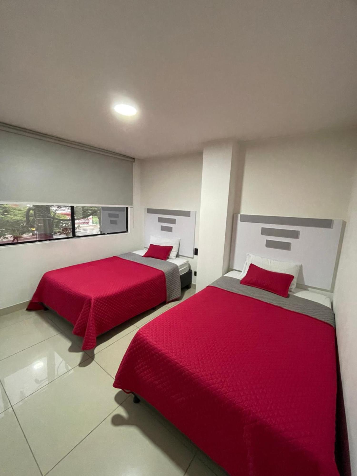 Hotel Ofix Меделин Екстериор снимка