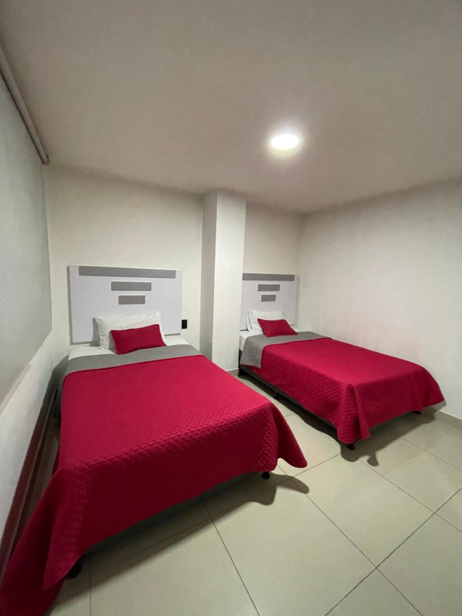 Hotel Ofix Меделин Екстериор снимка