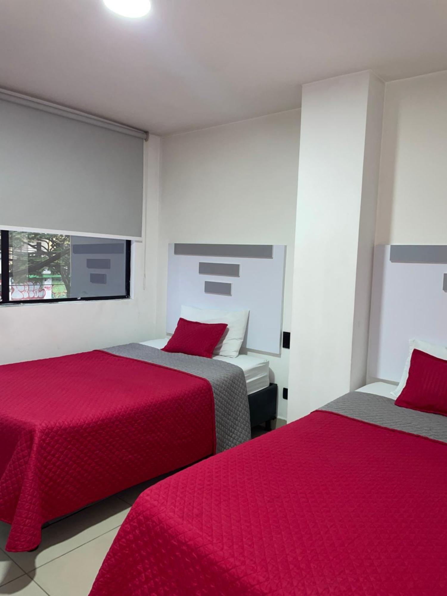 Hotel Ofix Меделин Екстериор снимка