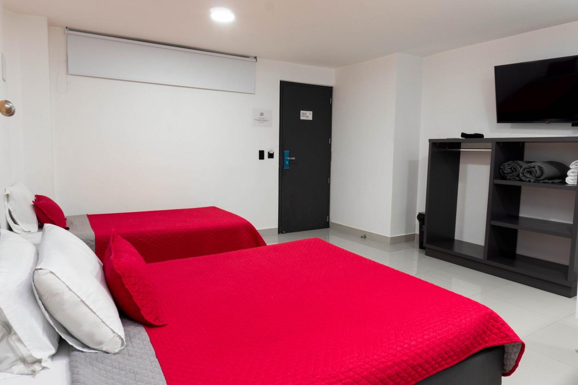 Hotel Ofix Меделин Екстериор снимка