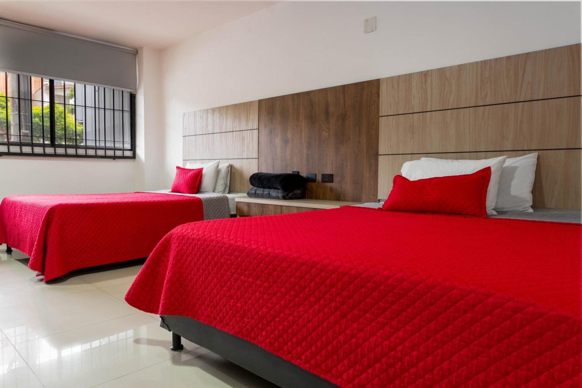 Hotel Ofix Меделин Екстериор снимка
