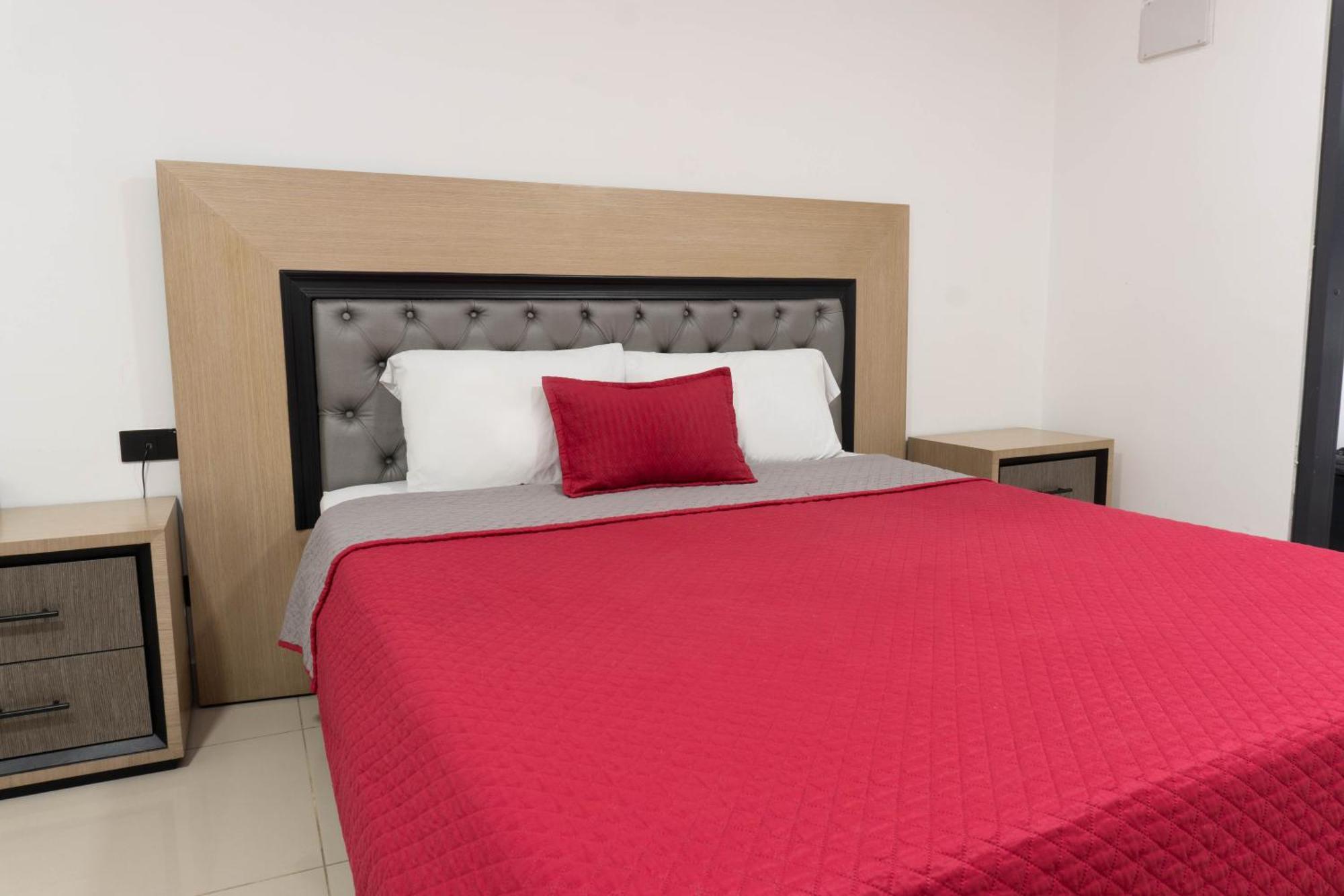 Hotel Ofix Меделин Екстериор снимка