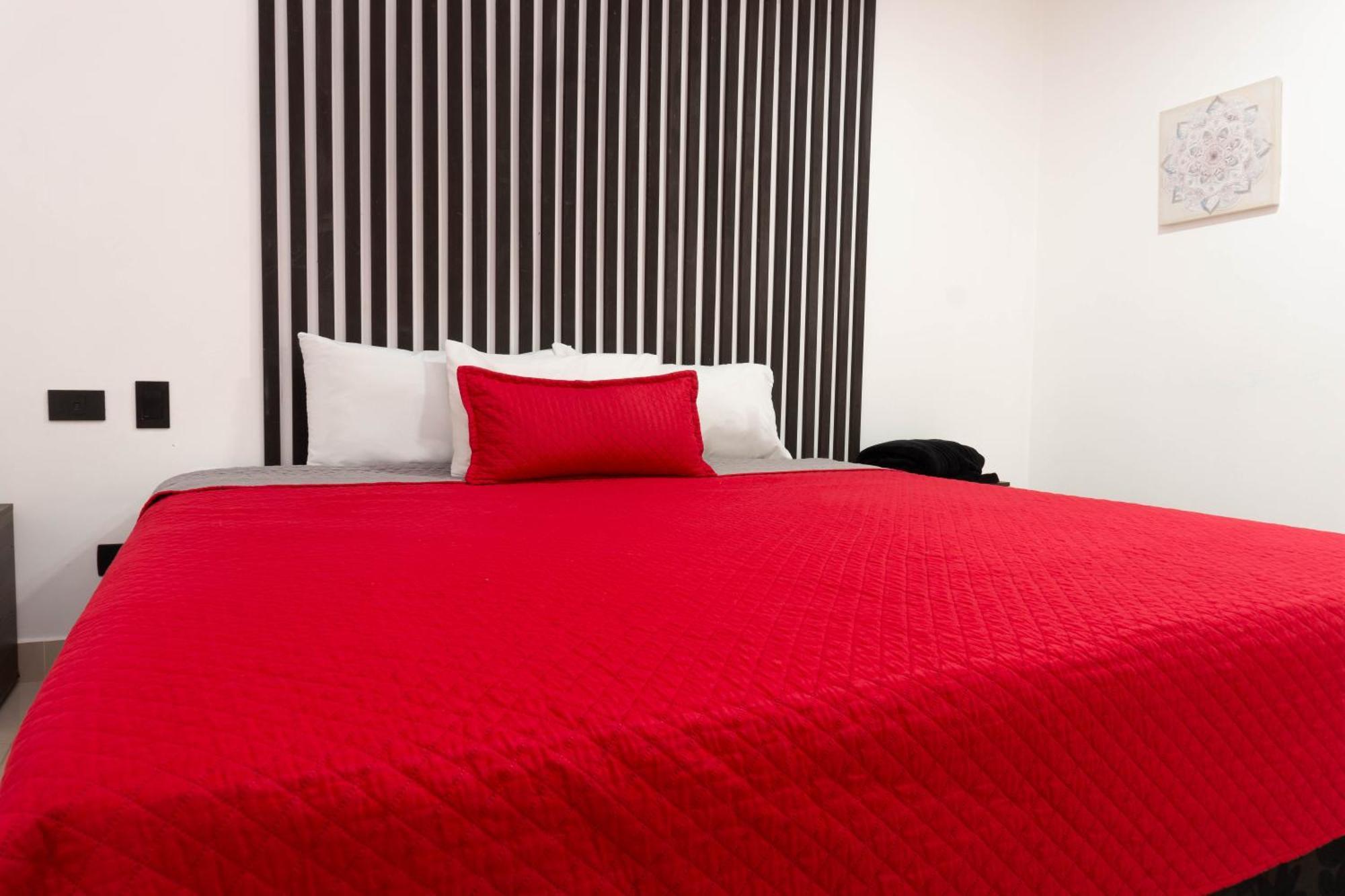 Hotel Ofix Меделин Екстериор снимка